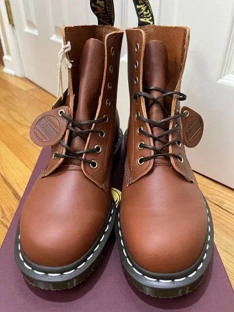 Dr. Martens 1460 revendu avec profit