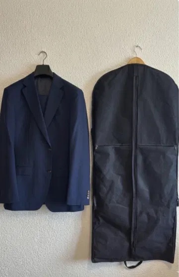Costume Reda pure wool revendu avec profit